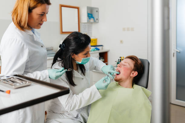 Best Emergency Tooth Extraction in Avenue B And C, AZ